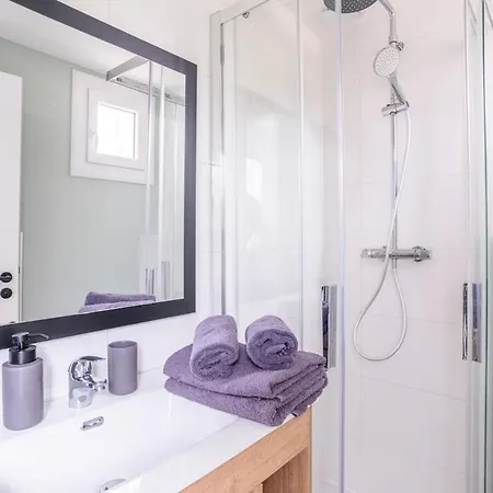 Quiet House For 2-4 People Close To The Beaches بيت للعطل